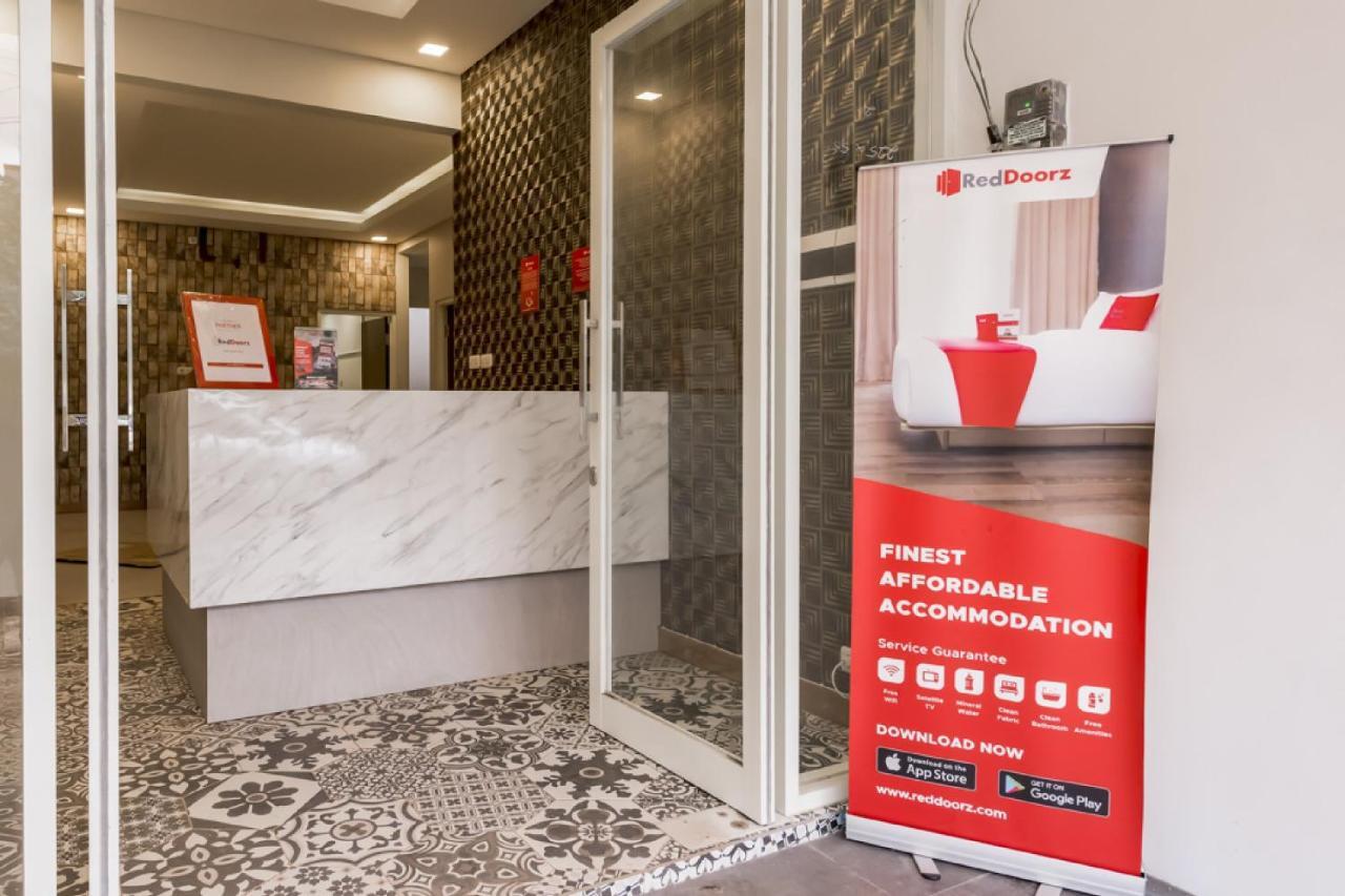 Reddoorz Syariah @ Griya Shanta Malang Exterior foto