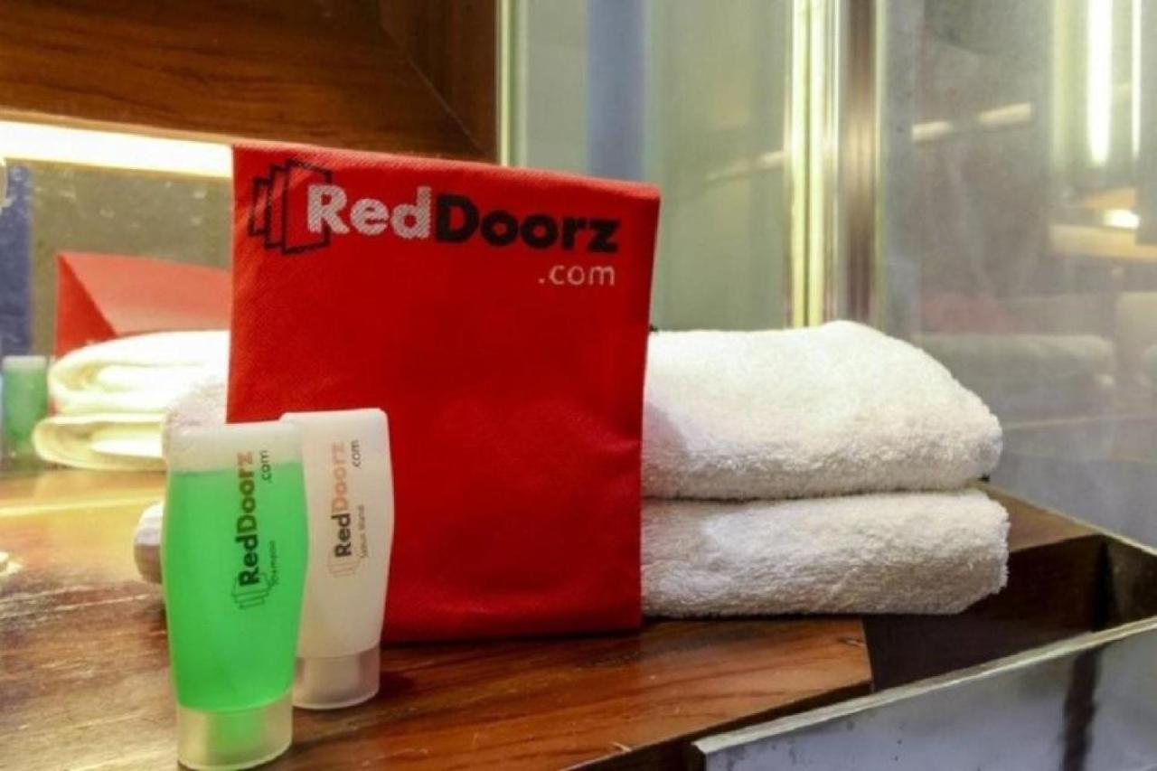 Reddoorz Syariah @ Griya Shanta Malang Exterior foto